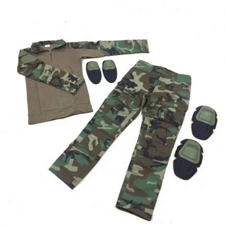 Uniforme combat completo Woodland.